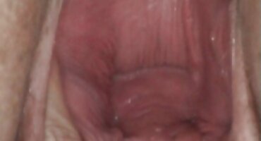chịch em gái Emily phim sexhd có quan hệ tình dục với kiêm.